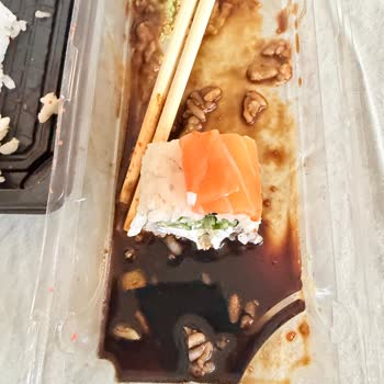 City Wok'tan Dağılmış Sushi Ve Yanıtsız Yemeksepeti Müşteri Hizmetleri
