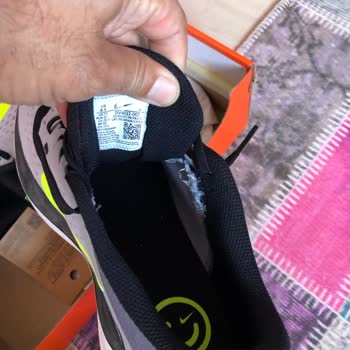 Az Kullanımda İç Astarı Sökülen Nike Ayakkabı Kullanıcı Hatası Şeklinde Reddedildi