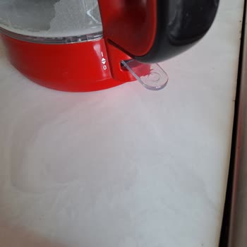 Grundig CM 4054 Çay Makinesindeki Sürekli Isıtma Düğmesi Arızası Ve Ücretsiz Değişim Talebi