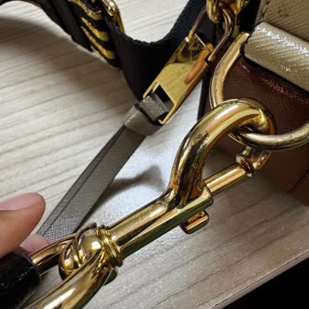 Ayıplı Marc Jacobs Çantanın Metal Aksamlarındaki Renk Atması Ve Değişim Talebi