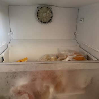 Arçelik Buzdolabında Kronik Raf Ayakları Kırılması Ve Ücretsiz Değişim Talebi