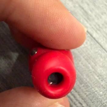 Apple Yetkili Satıcısından Gelen Kirli Ve Hasarlı Beats Studio Buds İçin Değişim Talebi