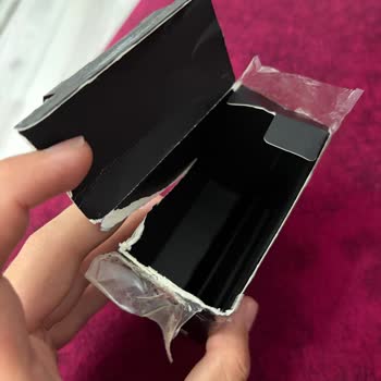 Apple Yetkili Satıcısından Gelen Kirli Ve Hasarlı Beats Studio Buds İçin Değişim Talebi