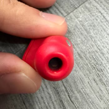 Apple Yetkili Satıcısından Gelen Kirli Ve Hasarlı Beats Studio Buds İçin Değişim Talebi