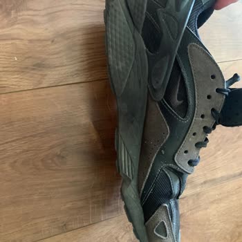 Nike Huarache Ayakkabılarda Yırtık Ve İletişimsizlik Şikayeti