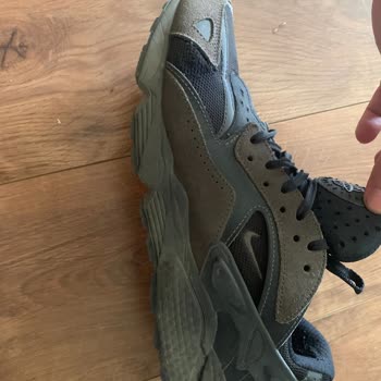 Nike Huarache Ayakkabılarda Yırtık Ve İletişimsizlik Şikayeti