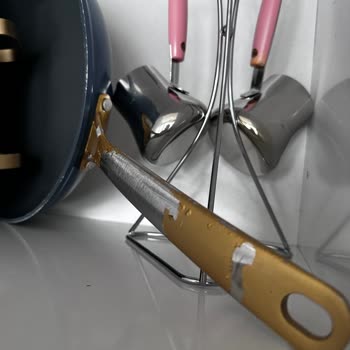 Schafer Sapphire Tencere Setinde Boya Atması Ve Müşteri Desteği Eksikliği