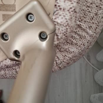 Kırılan Koltuk Ayağı Ve Boya Kusuru İçin Acil Çözüm Talebi