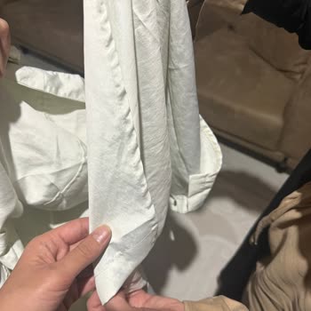 Clsema’da Defolu Trençkot Ve İade Sürecinde Saygısız Davranış