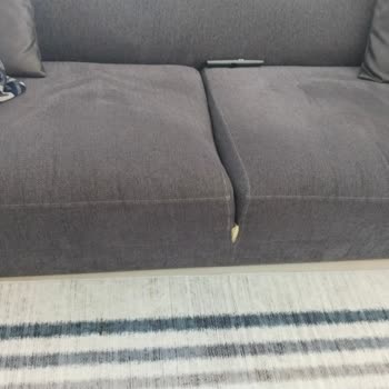 Valdera Koltuklarda Kumaş Ve Dikiş Sorunları, Hatalı Servis Ve Masadaki Çatlak