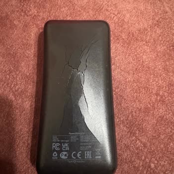 Ttec 20,000 mAh PowerSlim Powerbank Swells Catastrophically and Cracks Casing