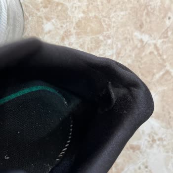 6 Ayda Yırtılan Adidas Ayakkabılar Ve FLO Mağazasının Çözüm Sunmaması