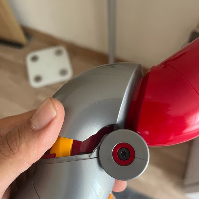 Dyson Gen5 Aparatındaki Kırık Ve Haksız Kullanıcı Hatası İddiası