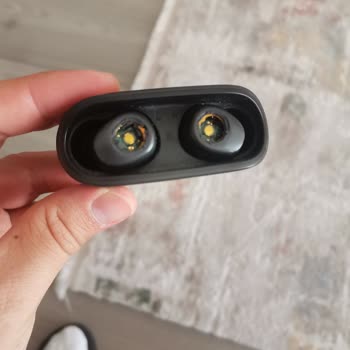 JBL Wave 100 TWS Kulaklık Tuş Plastiklerinin Sertleşerek Kırılması