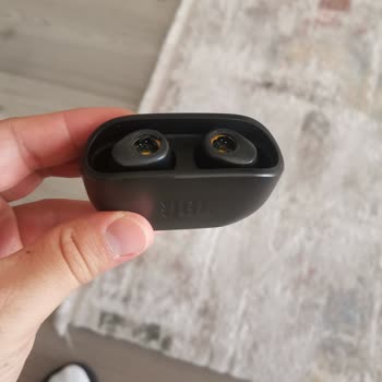 JBL Wave 100 TWS Kulaklık Tuş Plastiklerinin Sertleşerek Kırılması