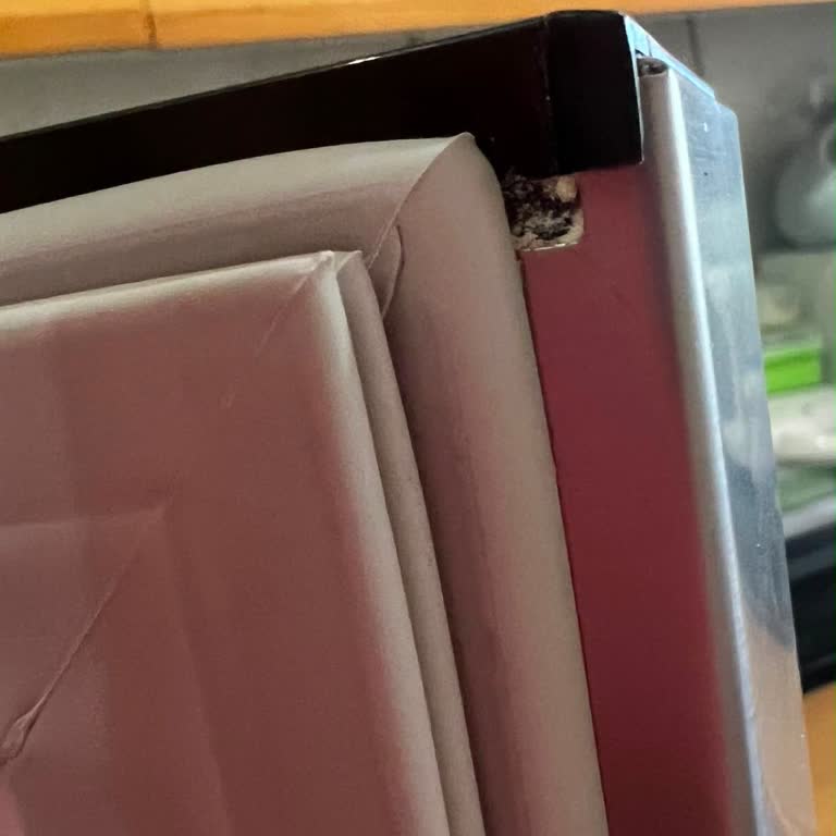 Defolu Buzdolabı Kapak Değişimi Ve Ek Garanti İşlemleri Gecikiyor
