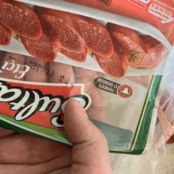 Buzdolabında Saklamama Rağmen Sucukta Küflenme Ve Bozulma