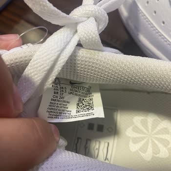 Boyner Mağazasından Gelen Nike Ayakkabıda Yanlış Beden Ve Fazladan Çift Gönderildi