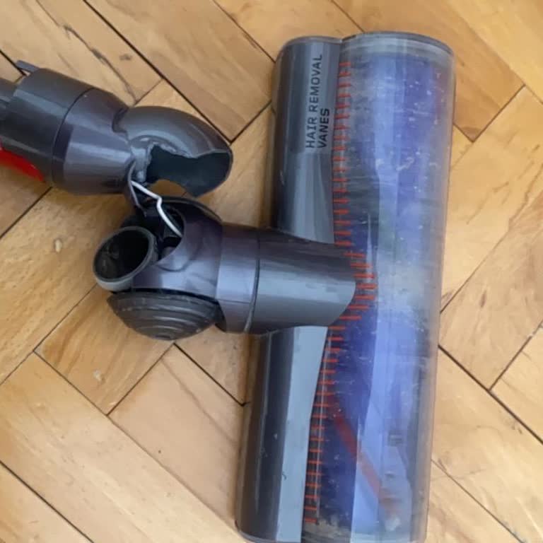 Garanti Kapsamındaki Dyson V8 Başlık Kırılması Ücretsiz Değiştirilmedi
