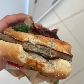 Yemeksepeti Bozuk Yeşil Etli Burger King Hamburgeri İçin İade Ve İnceleme Talebi