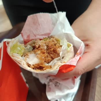 Üsküdar Arden Fried Chicken Şubesinde Jelatinli Dürüm Hijyen Ve Sağlık Endişesi
