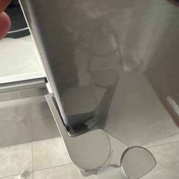 Samsung Buzdolabımda Kapı Kulpu Kendiliğinden Çıktı, Ücretsiz Onarım Talep Ediyorum