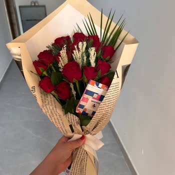 Sipariş Edilen Yıl Dönümü Çiçeği Görselle Uyuşmuyor, Buket Kucak Doldurmuyor