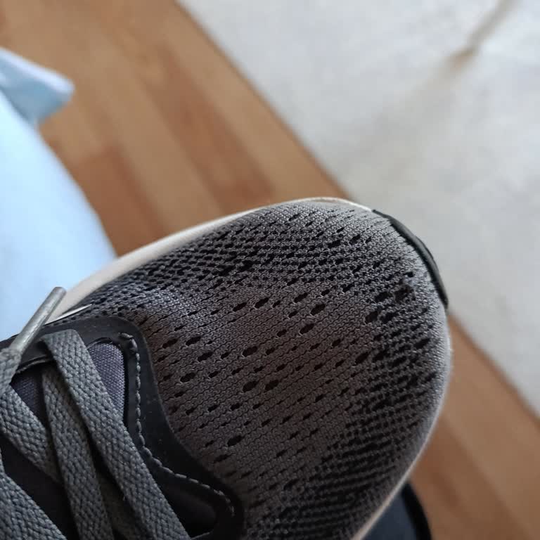 Bir Ay Kullanımda Tek Ayakta Deforme Olan Adidas Ayakkabısının Ürün Hatası İddiası Ve İade Talebi