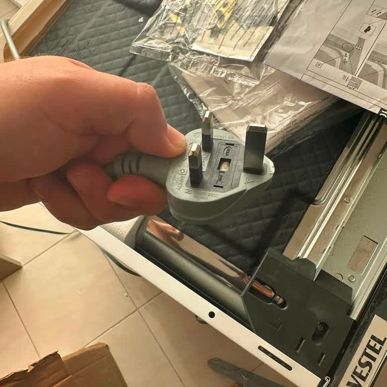 Suudi Arabistan Standartlı Bulaşık Makinesinin Fiş Uyumsuzluğu Nedeniyle İade Talebi Reddedildi