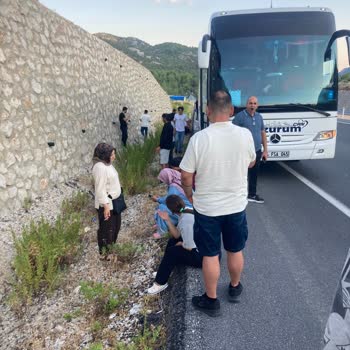 Antalya-Sivas Otobüsünde Bozulma Ve Aşırı Sıcaklık Nedeniyle 1 Saatlik Bekleme Ve Mağduriyet