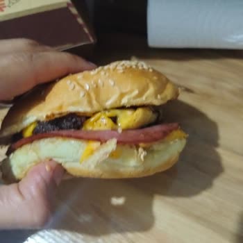 Yanlış Ve Soğuk Burger İçin İade Reddi Ve Müşteri Hizmetleri Tutarsızlığı