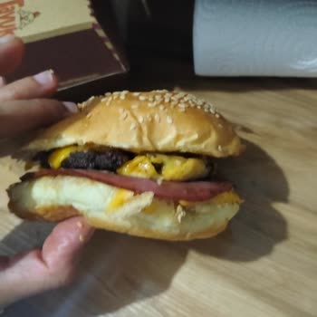 Yanlış Ve Soğuk Burger İçin İade Reddi Ve Müşteri Hizmetleri Tutarsızlığı