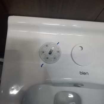 Bien Klozet Kapağı Menteşesi Kırıldı Ve Yedek Parça Bulunamadı