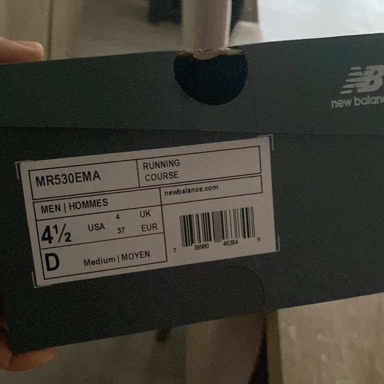 New Balance Ayakkabısının Arka Demir Parçasının Çıkması Ve Intersport'tan Değişim Talebi