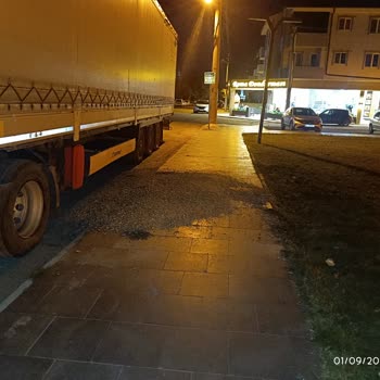 Arifiye Parkı’nda Çelişkili İşaretler Ve Yarım Bırakılan Düzeltmeler Güvenliği Tehdit Ediyor