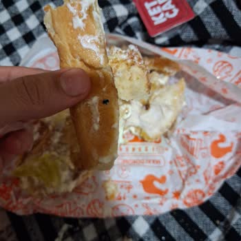 Popeyes Siparişinde Çiğ Tavuk Ve Siyah Maddeler: Hijyen Ve Sağlık Sorunu, Tam İade Talebi
