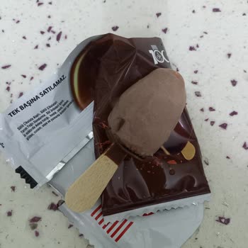 Kalitesiz Mini Stick Dondurma, Müşteri Sağlığını Tehlikeye Atıyor