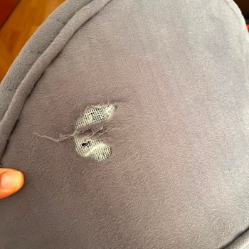 Ayıplı Sandalyeler Montaj Açıklaması Yok, Kumaş Yırtıldı, Boya Soyuluyor Ve Firma Cevapsız