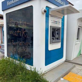 Selendi'de Tek ATM Arızaları Müşteri Mağduriyetine Yol Açıyor, Şube Açılması Gerekiyor