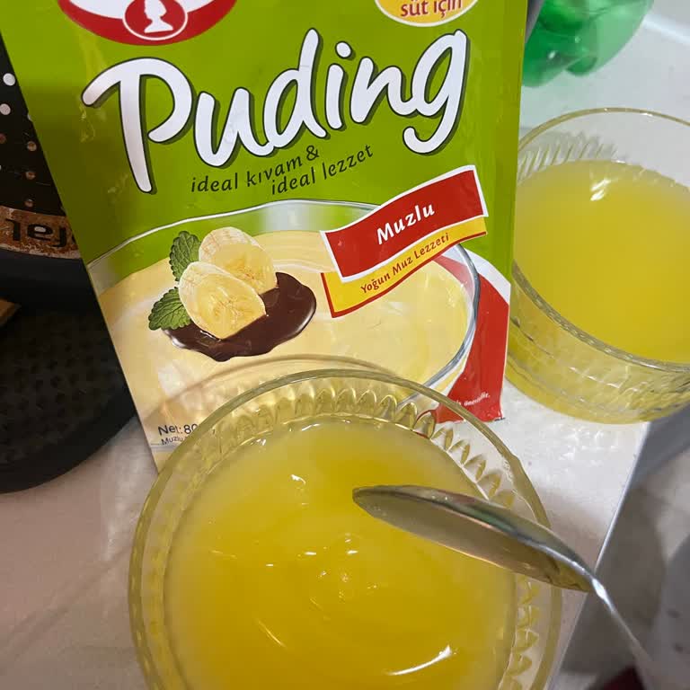 Son Kullanma Tarihi Geçmemiş Dr. Oetker Muzlu Pudingde Renk Ve Tat Problemi