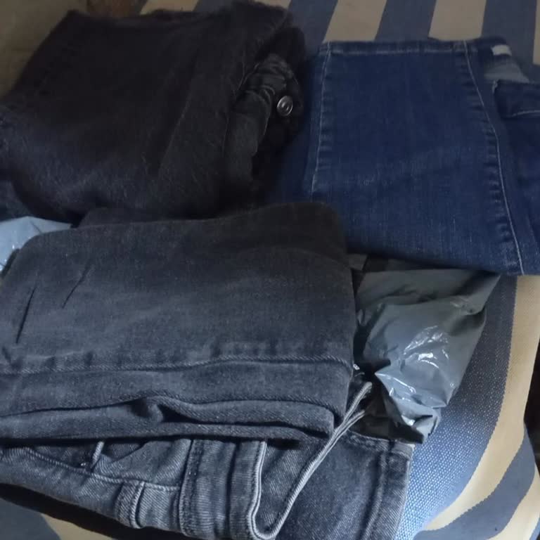 Reklamda 4 Pantolon Söylendi, 3 Kalitesiz Ve Küçük Ürün Gönderildi