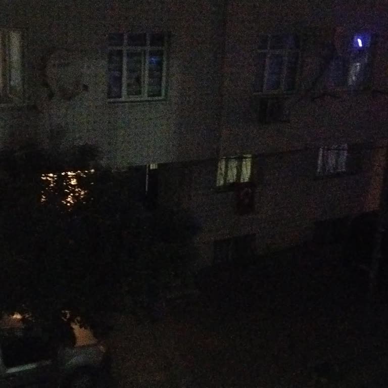 Karanlık Sokakta Güvenlik Sorunu Çocukların Oyun Alanını Tehdit Ediyor