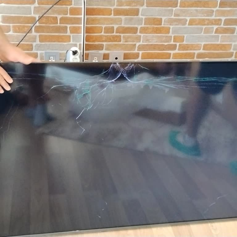 Kırık LG Televizyonun Değişim Ve İade Talebine Media Markt'tan Yanıt Gelmiyor