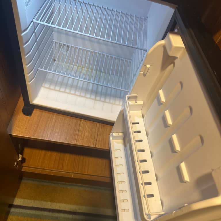 Minibar Boş Ve Su Gönderilmedi, 5 Saat Süren Umursamaz Oda Servisi
