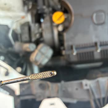 Yağ Çubuğu Kısa Tasarımı Nedeniyle Yağ Seviyesi Görünmemesi Ve Açıklama Talebi