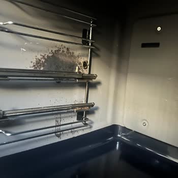 Yan Panellerde Lekeler Temizlenmeyen Siemens Fırın Değişim Talebi