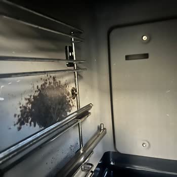 Yan Panellerde Lekeler Temizlenmeyen Siemens Fırın Değişim Talebi