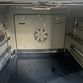 Yan Panellerde Lekeler Temizlenmeyen Siemens Fırın Değişim Talebi