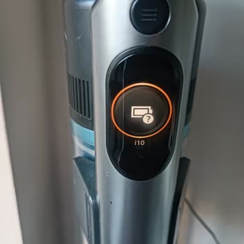 Philips 8000 Süpürgede Batarya Soru İşareti Hatası Çalışmayı Durdurdu