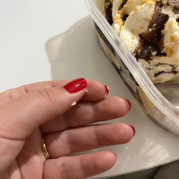 Buca Migros'tan Aldığım Carte D’Or Dondurmada Plastik Parça Keşfettim